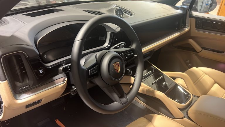 PORSCHE CAYENNE - realizacja montażu SerwisFox