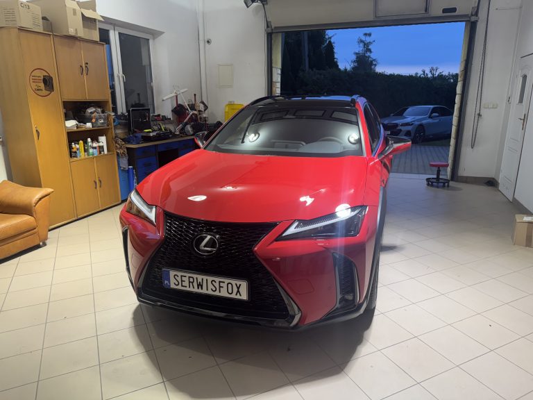 LEXUS UX 300H - realizacja montażu SerwisFox