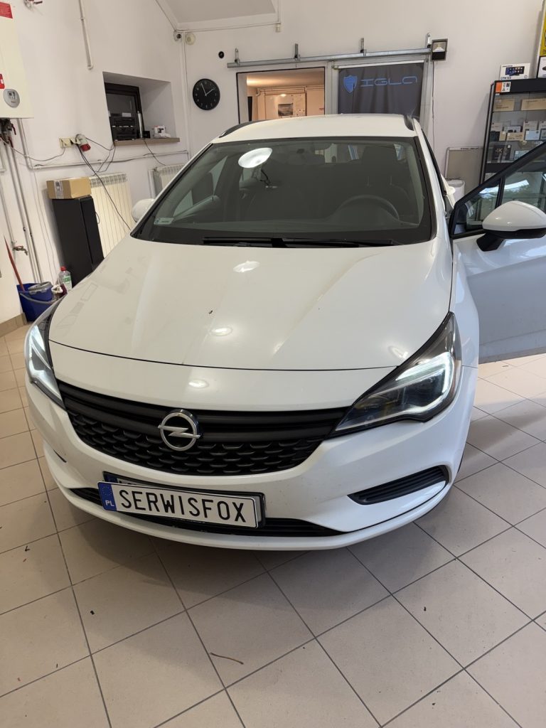 OPEL ASTRA K - realizacja montażu SerwisFox