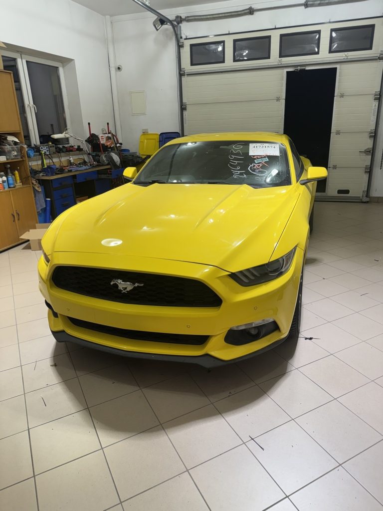 FORD MUSTANG - realizacja montażu SerwisFox