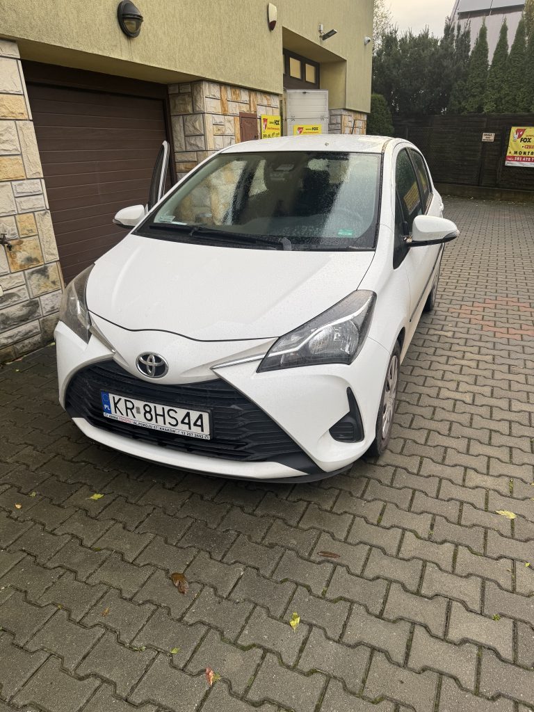 Toyota Yaris - realizacja montażu SerwisFox