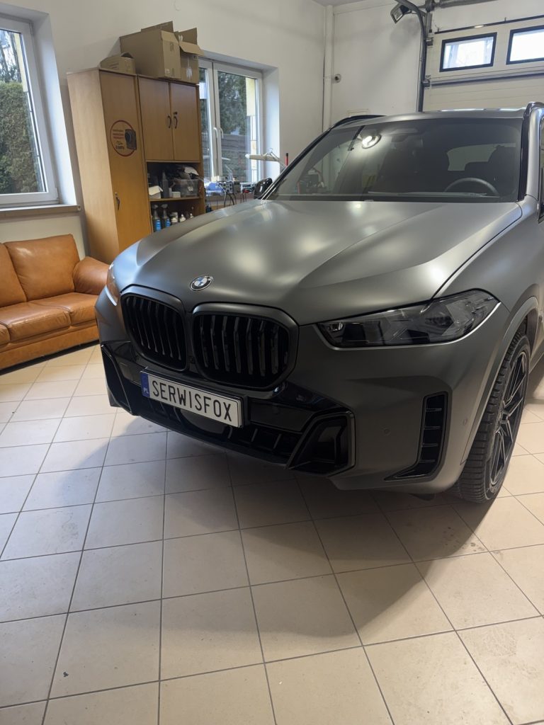BMW X5 - realizacja montażu SerwisFox