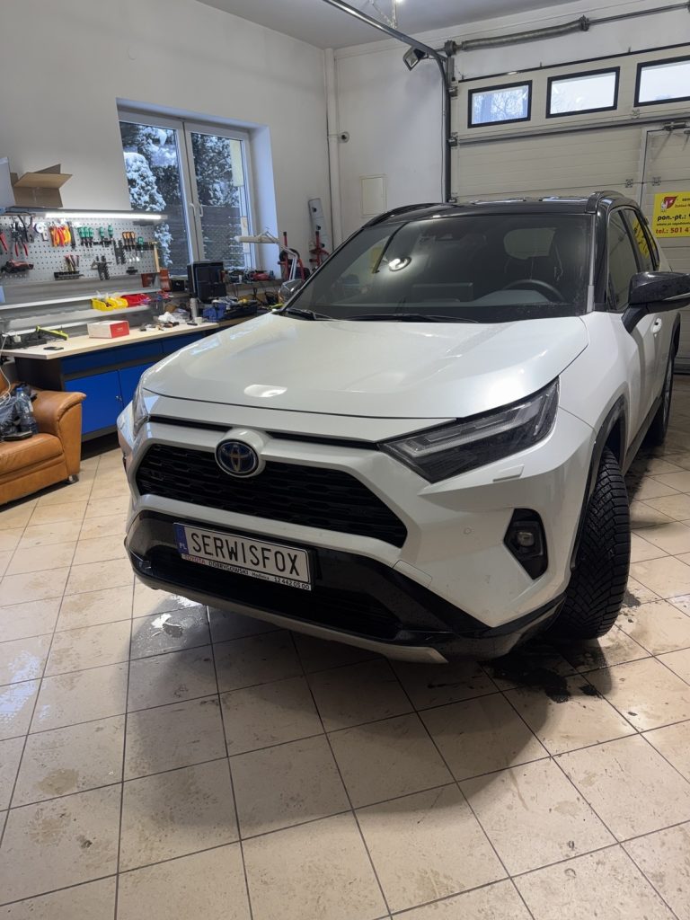 Toyota RAV4 - realizacja montażu SerwisFox