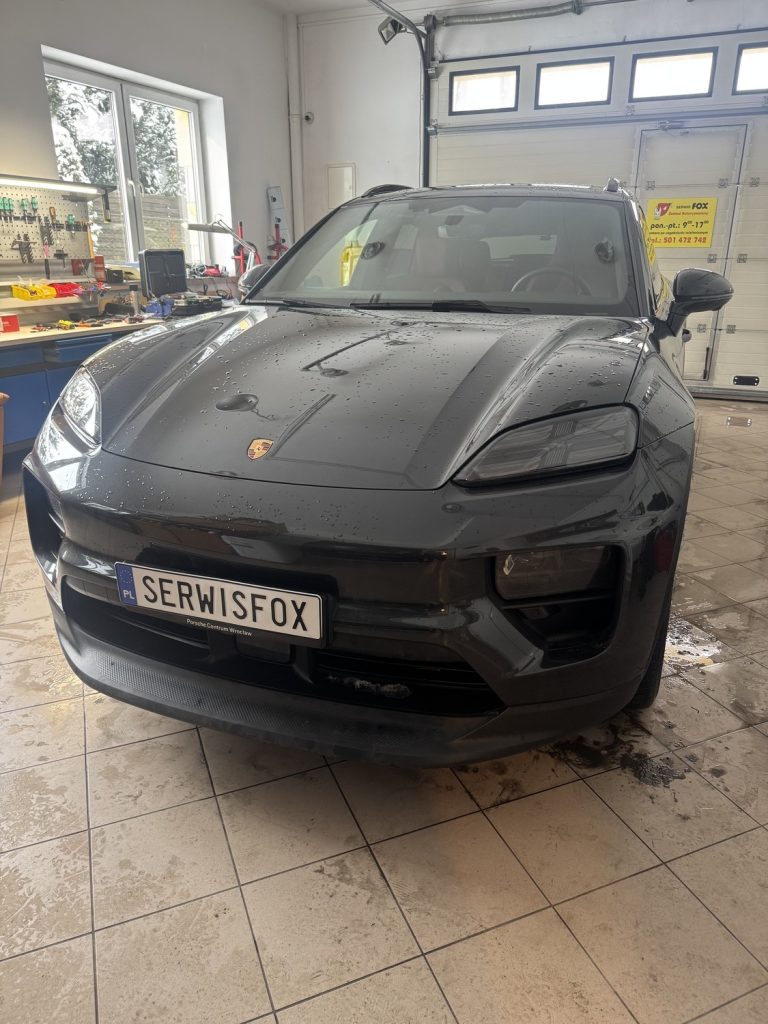 PORSCHE MACAN ELEKTRYK - realizacja montażu SerwisFox