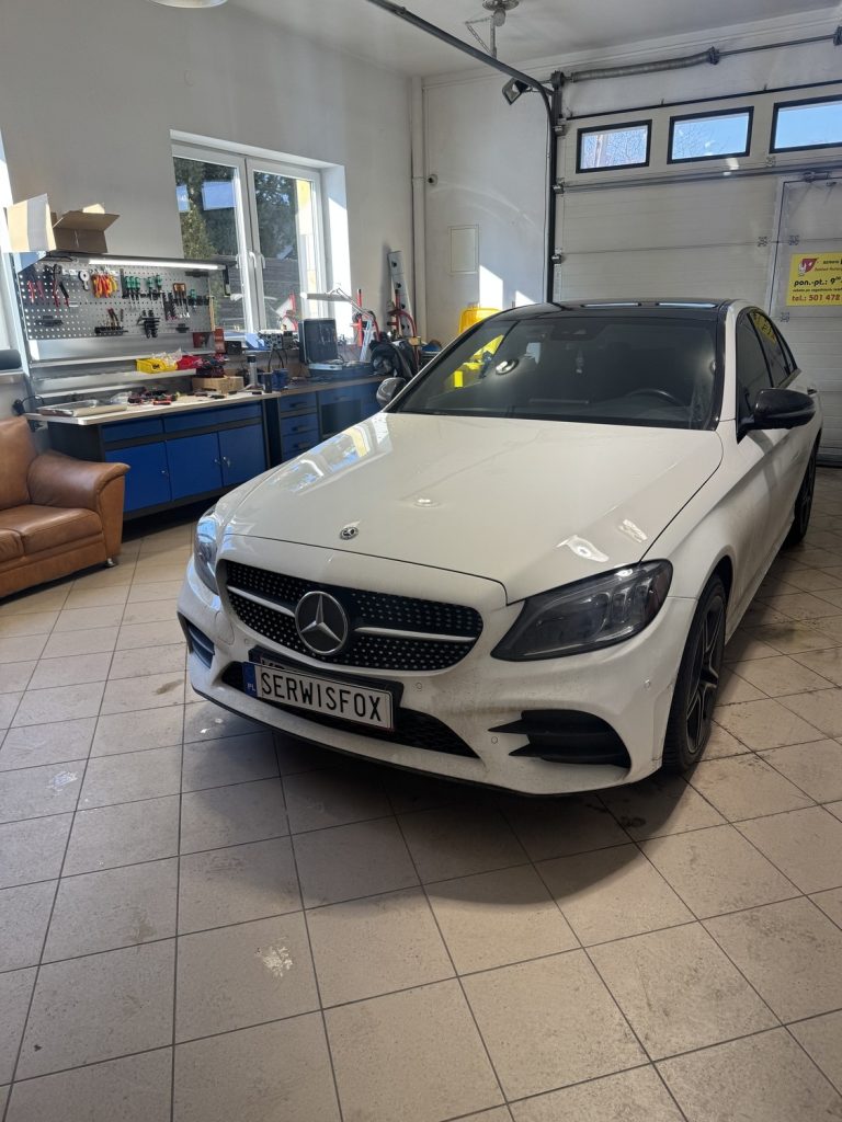 MERCEDES C - realizacja montażu SerwisFox