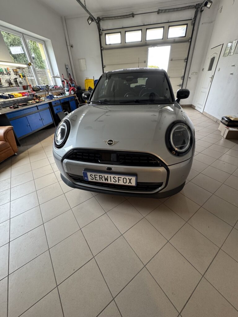 MINI COOPER - realizacja montażu SerwisFox