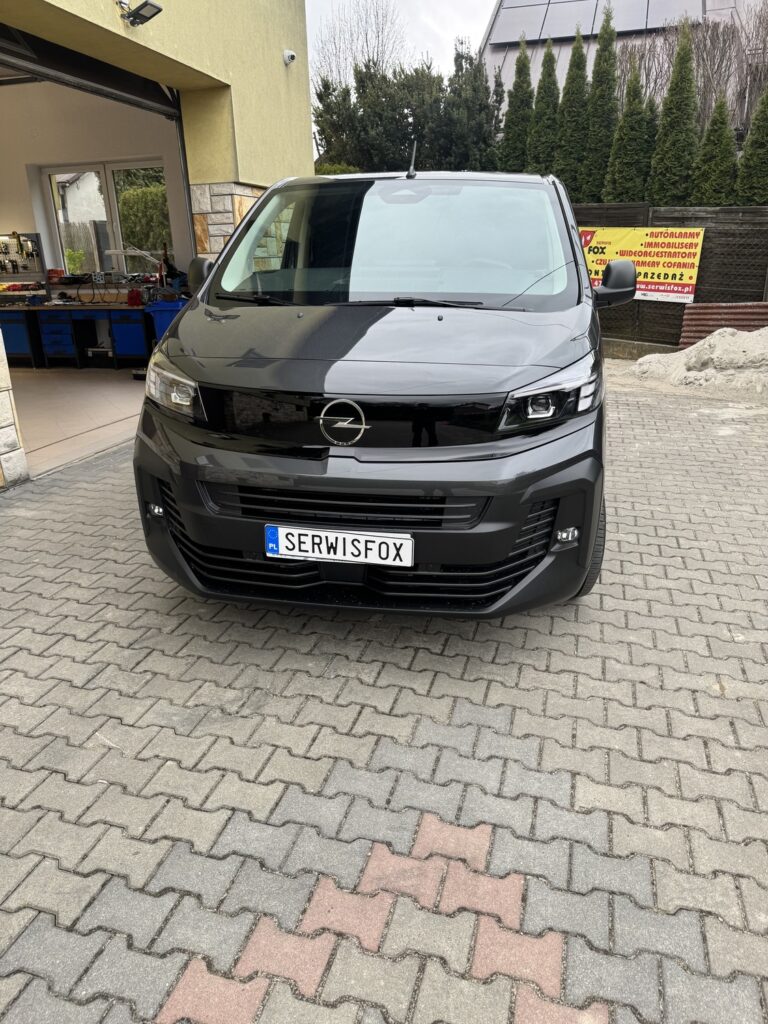 OPEL VIVARO - realizacja montażu SerwisFox
