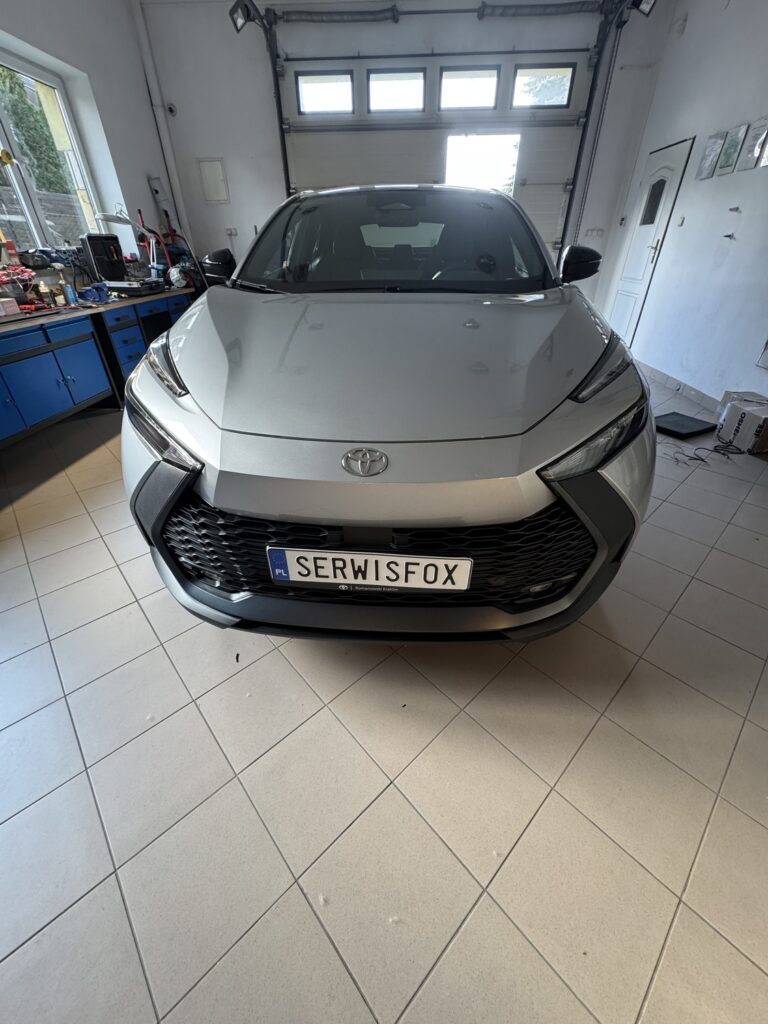 TOYOTA CHR - realizacja montażu SerwisFox