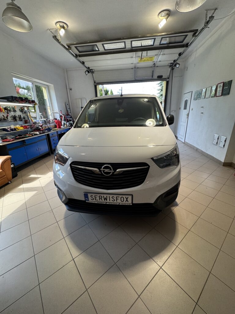 OPEL COMBO - realizacja montażu SerwisFox