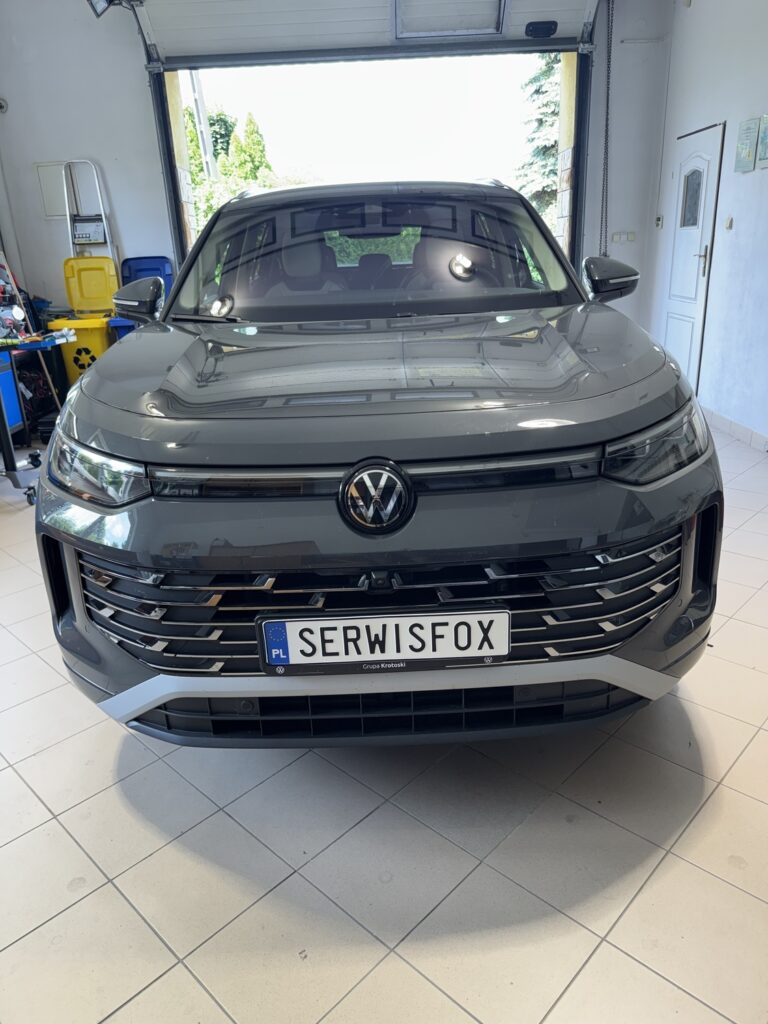 VW TAYRON - realizacja montażu SerwisFox