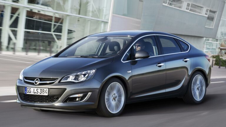 OPEL ASTRA J - realizacja montażu SerwisFox
