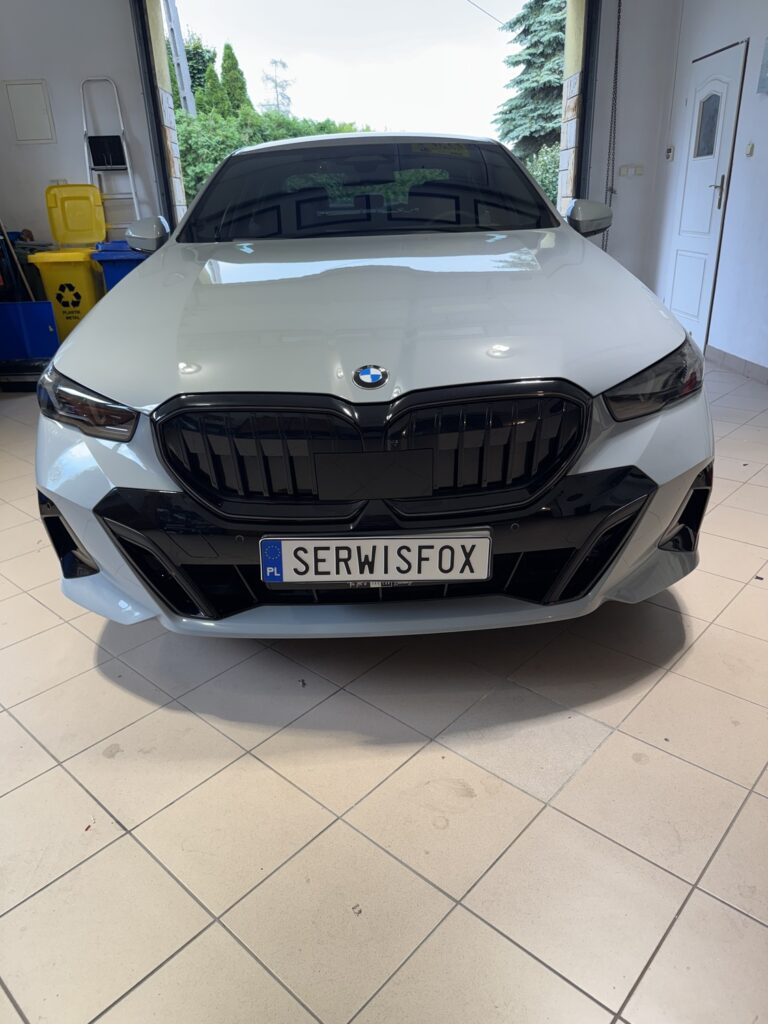 BMW 5 G60 - realizacja montażu SerwisFox