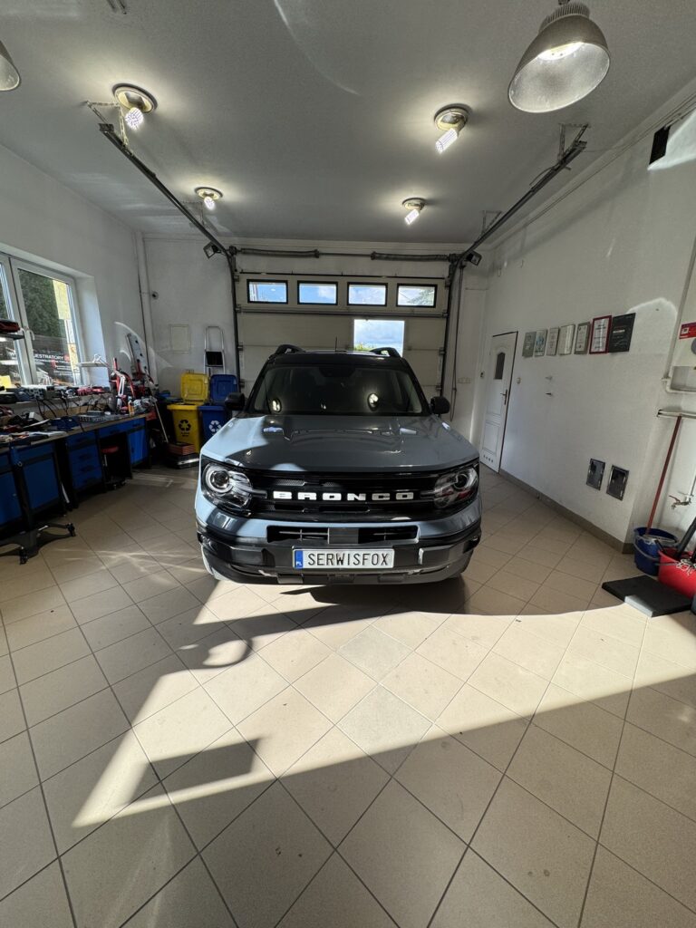 FORD BRONCO - realizacja montażu SerwisFox
